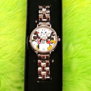 Avon Disney Watch "Disney Sweet Smooch Watch" BNIB
